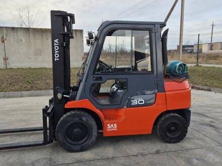 Красный Тойота 02-7FGF30, объемом двигателя 2.5 л и пробегом 7 тыс. км за 11894 $, фото 1 на Automoto.ua