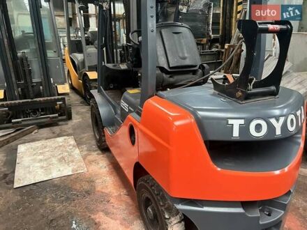 Красный Тойота 02-8FG25, объемом двигателя 0 л и пробегом 9 тыс. км за 13864 $, фото 1 на Automoto.ua