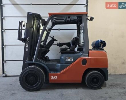 Тойота 02-8FGF30, объемом двигателя 2.2 л и пробегом 30 тыс. км за 24471 $, фото 2 на Automoto.ua