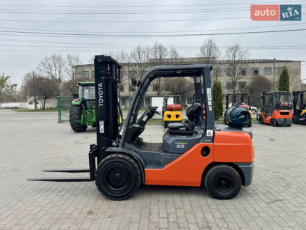 Тойота 02-8FGJF35 2014 у Радомышле на Automoto.ua Помаранчевий Тойота 02-8FGJF35, об'ємом двигуна 2.4 л та пробігом 0 тис. км за 13800 $, фото 1 на Automoto.ua