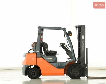 Красный Тойота 32FG-25, объемом двигателя 0 л и пробегом 1 тыс. км за 21300 $, фото 1 на Automoto.ua