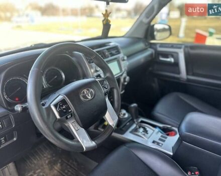 Белый Тойота 4Раннер, объемом двигателя 4 л и пробегом 250 тыс. км за 24800 $, фото 17 на Automoto.ua