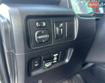 Белый Тойота 4Раннер, объемом двигателя 4 л и пробегом 250 тыс. км за 24800 $, фото 19 на Automoto.ua