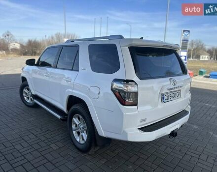 Белый Тойота 4Раннер, объемом двигателя 4 л и пробегом 250 тыс. км за 24800 $, фото 29 на Automoto.ua