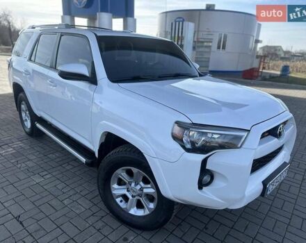 Белый Тойота 4Раннер, объемом двигателя 4 л и пробегом 250 тыс. км за 24800 $, фото 6 на Automoto.ua