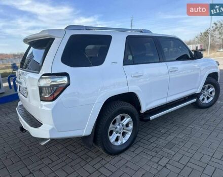 Белый Тойота 4Раннер, объемом двигателя 4 л и пробегом 250 тыс. км за 24800 $, фото 20 на Automoto.ua