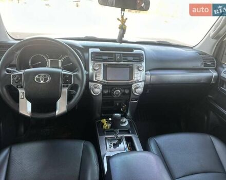 Белый Тойота 4Раннер, объемом двигателя 4 л и пробегом 250 тыс. км за 24800 $, фото 8 на Automoto.ua