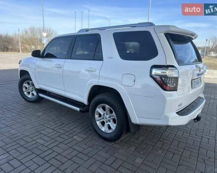 Белый Тойота 4Раннер, объемом двигателя 4 л и пробегом 250 тыс. км за 24800 $, фото 7 на Automoto.ua