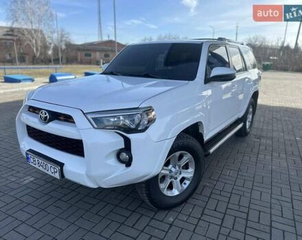 Белый Тойота 4Раннер, объемом двигателя 4 л и пробегом 250 тыс. км за 24800 $, фото 3 на Automoto.ua