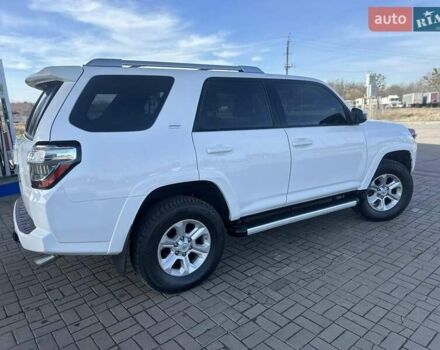 Белый Тойота 4Раннер, объемом двигателя 4 л и пробегом 250 тыс. км за 24800 $, фото 26 на Automoto.ua