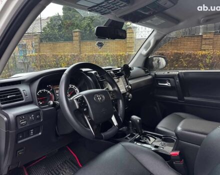 Білий Тойота 4Раннер, об'ємом двигуна 4 л та пробігом 122 тис. км за 35990 $, фото 13 на Automoto.ua
