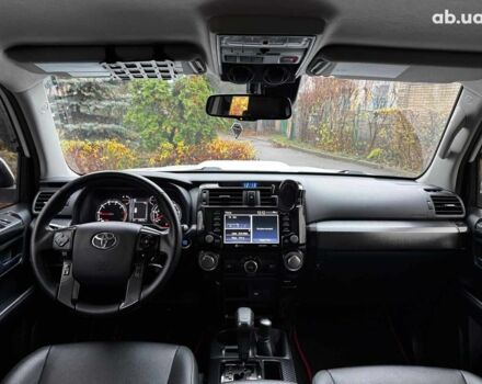 Білий Тойота 4Раннер, об'ємом двигуна 4 л та пробігом 122 тис. км за 35990 $, фото 31 на Automoto.ua