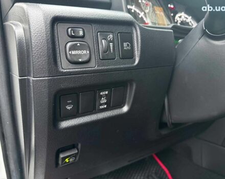 Білий Тойота 4Раннер, об'ємом двигуна 4 л та пробігом 122 тис. км за 35990 $, фото 15 на Automoto.ua