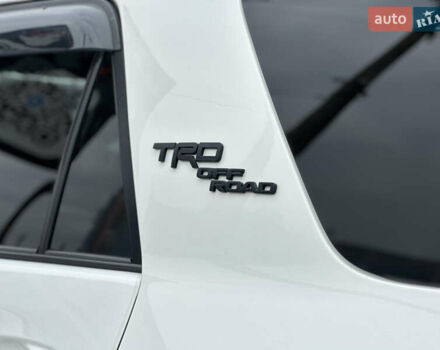 Білий Тойота 4Раннер, об'ємом двигуна 3.96 л та пробігом 110 тис. км за 43900 $, фото 11 на Automoto.ua