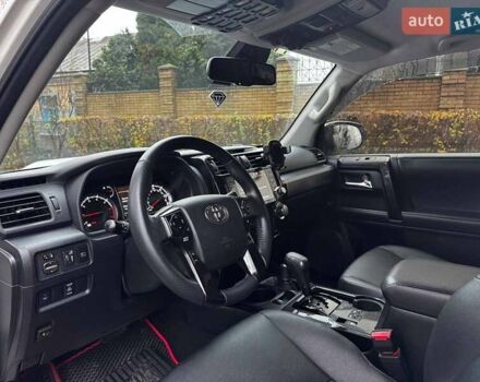 Белый Тойота 4Раннер, объемом двигателя 4 л и пробегом 122 тыс. км за 35990 $, фото 13 на Automoto.ua