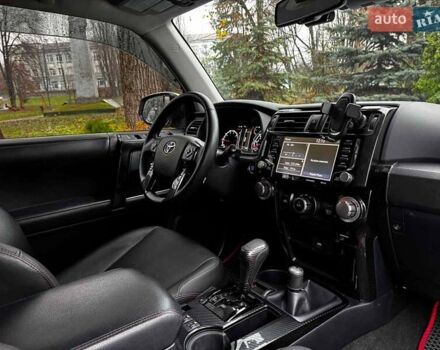 Белый Тойота 4Раннер, объемом двигателя 4 л и пробегом 122 тыс. км за 35990 $, фото 37 на Automoto.ua