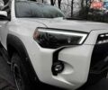Белый Тойота 4Раннер, объемом двигателя 4 л и пробегом 122 тыс. км за 35990 $, фото 3 на Automoto.ua