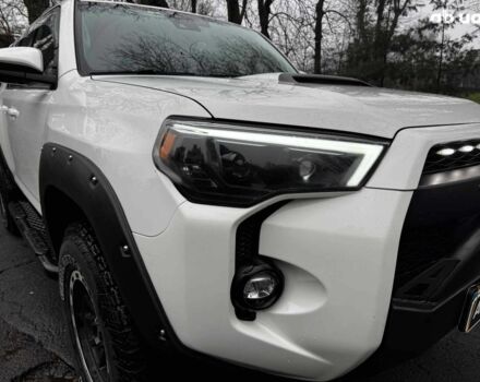 Білий Тойота 4Раннер, об'ємом двигуна 4 л та пробігом 122 тис. км за 35990 $, фото 3 на Automoto.ua