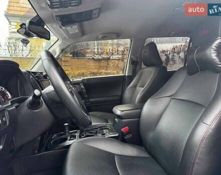 Белый Тойота 4Раннер, объемом двигателя 4 л и пробегом 122 тыс. км за 35990 $, фото 29 на Automoto.ua