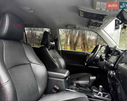 Белый Тойота 4Раннер, объемом двигателя 4 л и пробегом 122 тыс. км за 35990 $, фото 38 на Automoto.ua