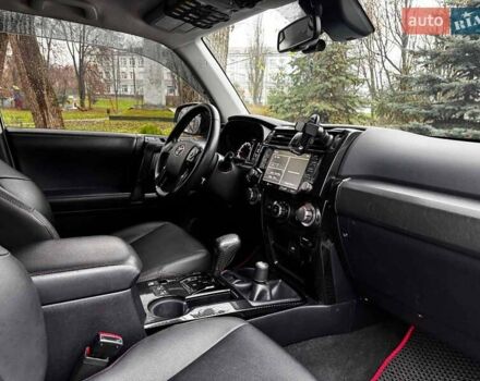 Белый Тойота 4Раннер, объемом двигателя 4 л и пробегом 122 тыс. км за 35990 $, фото 36 на Automoto.ua