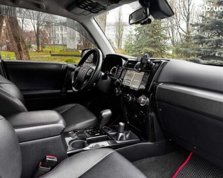 Білий Тойота 4Раннер, об'ємом двигуна 4 л та пробігом 122 тис. км за 35990 $, фото 35 на Automoto.ua