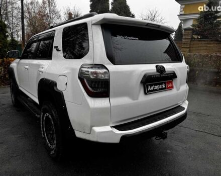 Білий Тойота 4Раннер, об'ємом двигуна 4 л та пробігом 122 тис. км за 35990 $, фото 7 на Automoto.ua