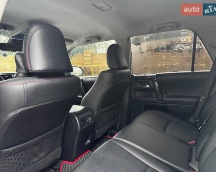 Белый Тойота 4Раннер, объемом двигателя 4 л и пробегом 122 тыс. км за 35990 $, фото 31 на Automoto.ua