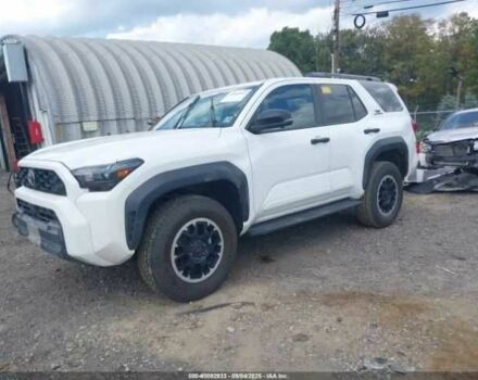 Білий Тойота 4Раннер, об'ємом двигуна 2.4 л та пробігом 4 тис. км за 721 $, фото 1 на Automoto.ua