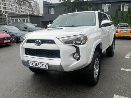 Белый Тойота 4Раннер, объемом двигателя 3.96 л и пробегом 132 тыс. км за 33500 $, фото 1 на Automoto.ua