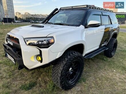 Тойота 4Раннер 2017 у Києві на Automoto.ua Білий Тойота 4Раннер, об'ємом двигуна 3.96 л та пробігом 44 тис. км за 49999 $, фото 1 на Automoto.ua