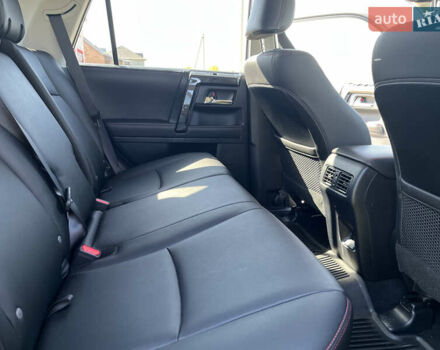 Черный Тойота 4Раннер, объемом двигателя 3.96 л и пробегом 14 тыс. км за 39000 $, фото 15 на Automoto.ua