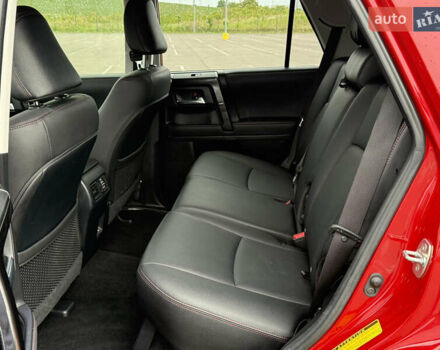 Червоний Тойота 4Раннер, об'ємом двигуна 3.96 л та пробігом 28 тис. км за 47900 $, фото 23 на Automoto.ua