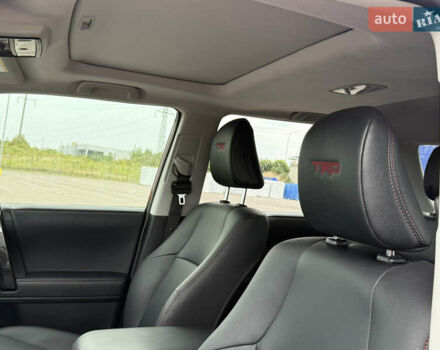 Червоний Тойота 4Раннер, об'ємом двигуна 3.96 л та пробігом 28 тис. км за 47900 $, фото 24 на Automoto.ua