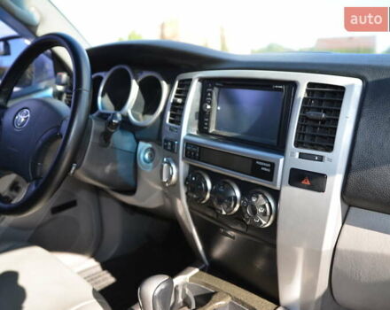 Сірий Тойота 4Раннер, об'ємом двигуна 4.7 л та пробігом 394 тис. км за 12500 $, фото 22 на Automoto.ua