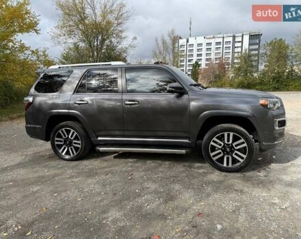 Серый Тойота 4Раннер, объемом двигателя 3.96 л и пробегом 250 тыс. км за 31500 $, фото 28 на Automoto.ua