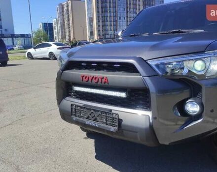 Серый Тойота 4Раннер, объемом двигателя 4 л и пробегом 130 тыс. км за 36500 $, фото 15 на Automoto.ua
