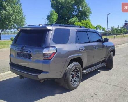 Серый Тойота 4Раннер, объемом двигателя 4 л и пробегом 130 тыс. км за 36500 $, фото 2 на Automoto.ua