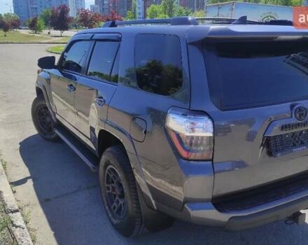 Серый Тойота 4Раннер, объемом двигателя 4 л и пробегом 130 тыс. км за 36500 $, фото 9 на Automoto.ua