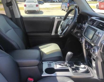 Серый Тойота 4Раннер, объемом двигателя 4 л и пробегом 130 тыс. км за 36500 $, фото 16 на Automoto.ua