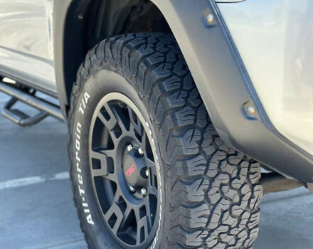 Серый Тойота 4Раннер, объемом двигателя 3.96 л и пробегом 147 тыс. км за 35900 $, фото 13 на Automoto.ua