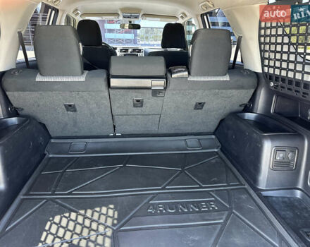 Серый Тойота 4Раннер, объемом двигателя 3.96 л и пробегом 147 тыс. км за 35900 $, фото 30 на Automoto.ua