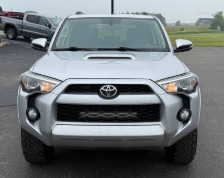 Серый Тойота 4Раннер, объемом двигателя 2 л и пробегом 43 тыс. км за 19500 $, фото 1 на Automoto.ua