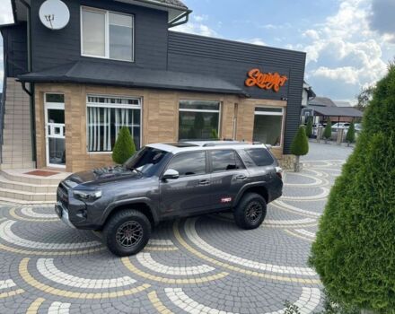 Серый Тойота 4Раннер, объемом двигателя 4 л и пробегом 78 тыс. км за 38500 $, фото 1 на Automoto.ua