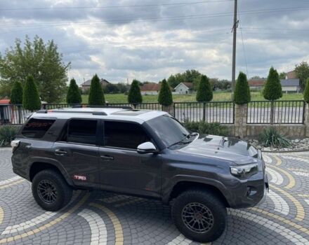 Серый Тойота 4Раннер, объемом двигателя 4 л и пробегом 78 тыс. км за 38500 $, фото 3 на Automoto.ua