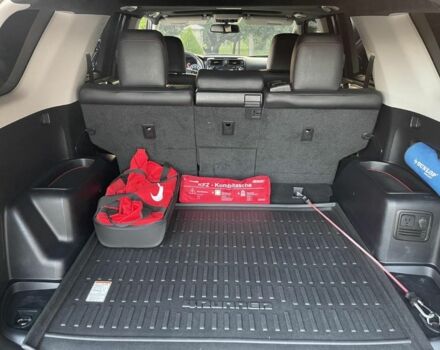 Серый Тойота 4Раннер, объемом двигателя 4 л и пробегом 78 тыс. км за 38500 $, фото 7 на Automoto.ua