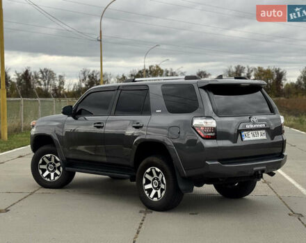 Сірий Тойота 4Раннер, об'ємом двигуна 3.96 л та пробігом 108 тис. км за 33700 $, фото 3 на Automoto.ua