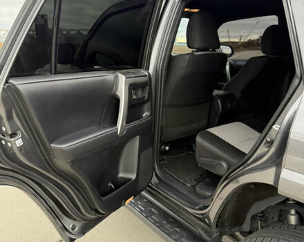 Сірий Тойота 4Раннер, об'ємом двигуна 3.96 л та пробігом 108 тис. км за 33700 $, фото 40 на Automoto.ua