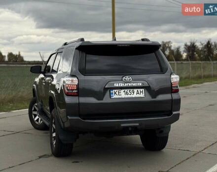 Сірий Тойота 4Раннер, об'ємом двигуна 3.96 л та пробігом 108 тис. км за 33700 $, фото 4 на Automoto.ua