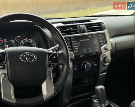 Сірий Тойота 4Раннер, об'ємом двигуна 3.96 л та пробігом 108 тис. км за 33700 $, фото 8 на Automoto.ua